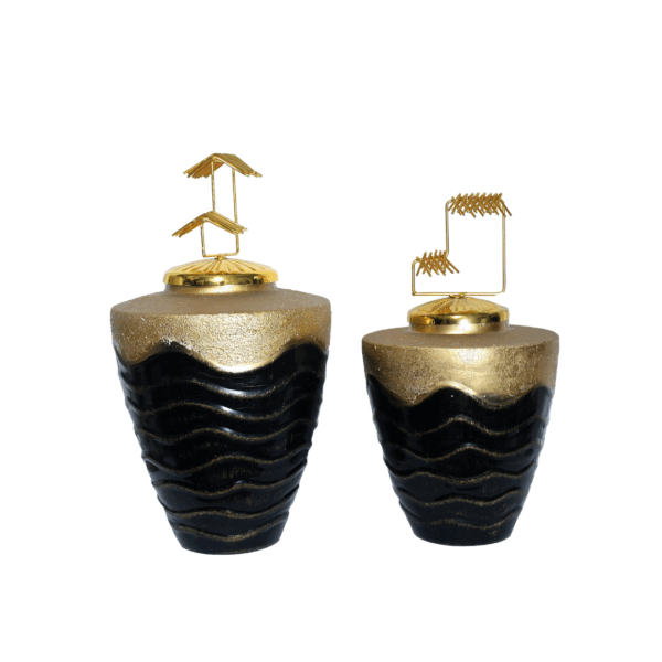 Wire cage vase